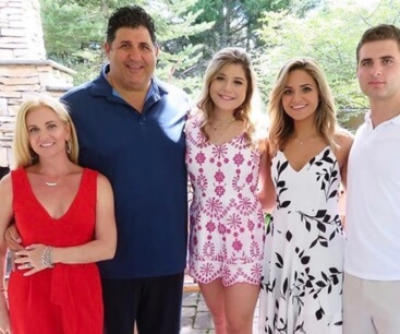 Kathy Giacalone with her husband Tony Siragusa and three children, Samantha Rose Siragusa, Anthony Siragusa, and Ava Siragusa 